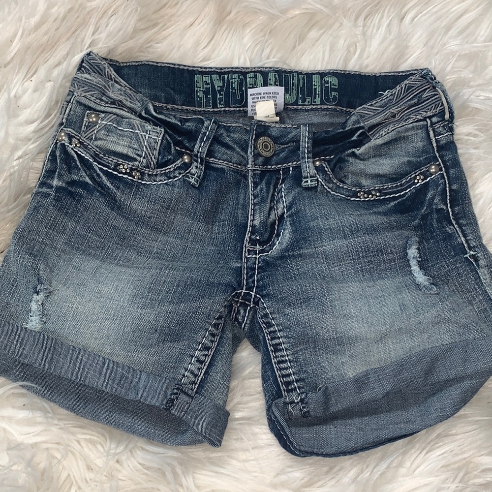 Hydraulic mid thigh shorts